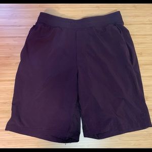 Lululemon 9 inch shorts, lined